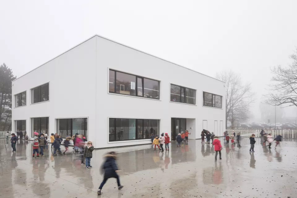 LRArchitectes Ecole maternelle fondamentale Collège notre dame de la paix Erpent Namur tole aluminium